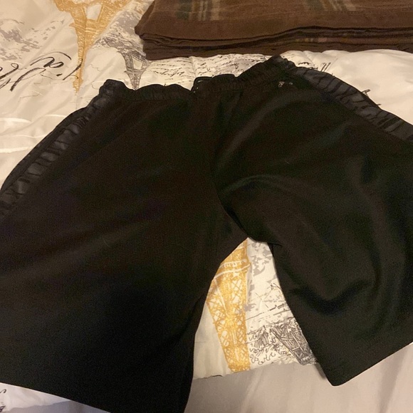 Black Addidas men’s medium shorts - Picture 6 of 6